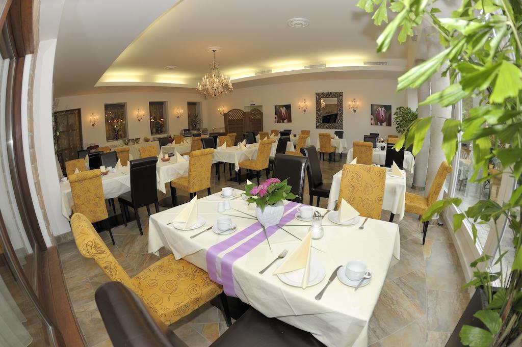 Tennis Golf Hotel Hoellrigl Kottingbrunn Exterior foto