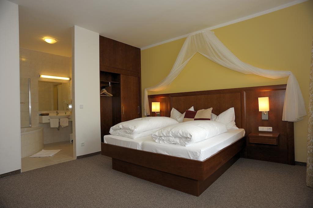 Tennis Golf Hotel Hoellrigl Kottingbrunn Quarto foto