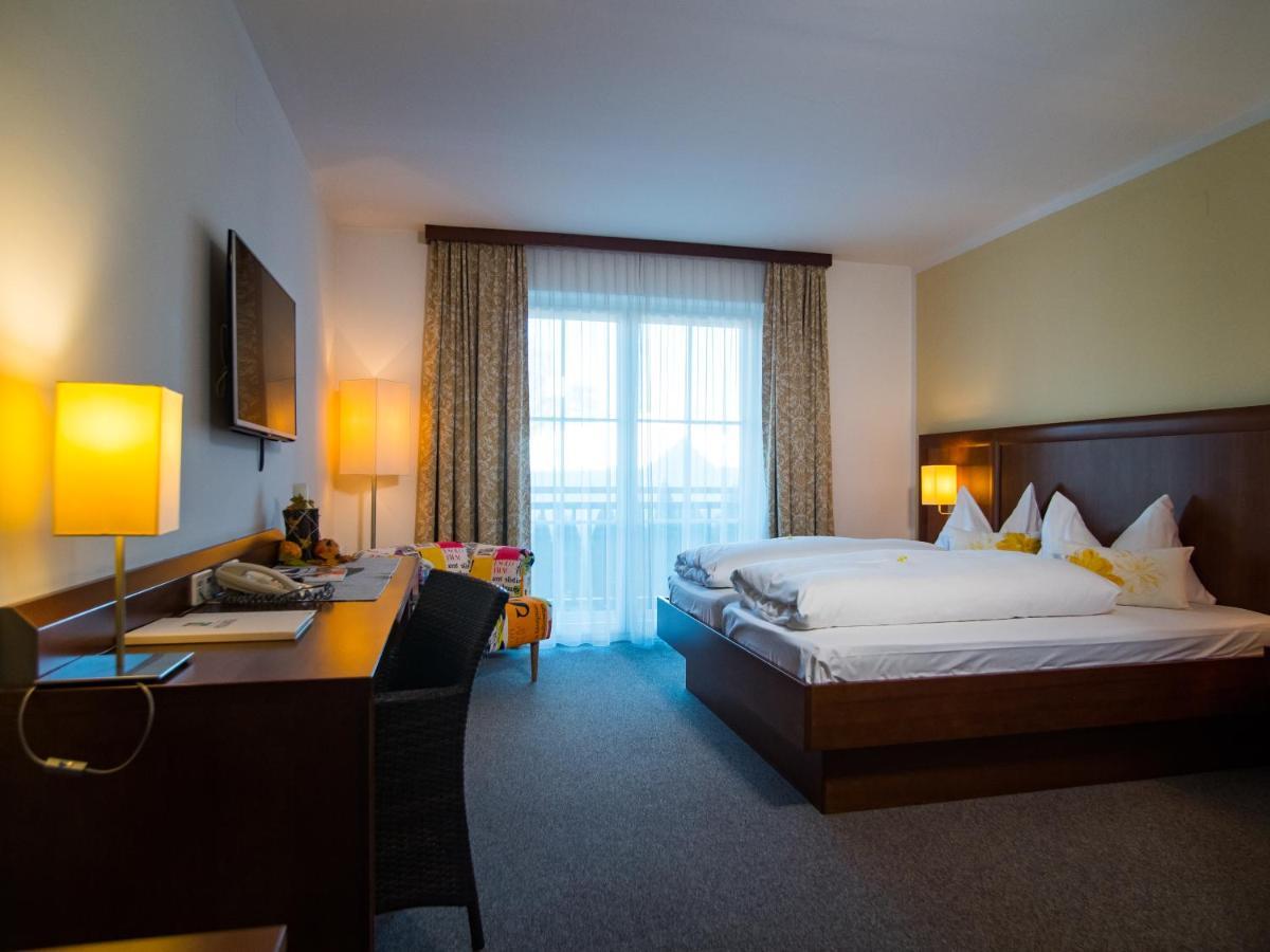 Tennis Golf Hotel Hoellrigl Kottingbrunn Exterior foto